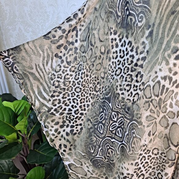 C Est 1946 Sheer Animal Print Kimono One Size Grn/Blk Tassels at the Bottom NWOT - Picture 4 of 13